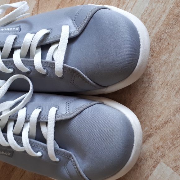 Reebok sneakers 6.5 - Picture 10 of 11